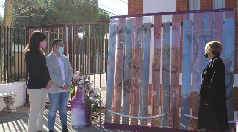 El ayuntamiento de Carranque y la JCCM inauguran un monumento a las mujeres y rehabilitan las escuelas