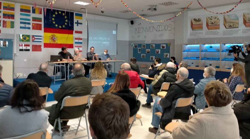 Recas inaugura un Aula-Museo en el IES Arcipreste de Canales. El Gobierno regional subraya la importancia del Aula-Museo Antonio Barahona Ortíz que pone al servicio del aprendizaje un rico patrimonio geológico, paleontológico y mineralógico