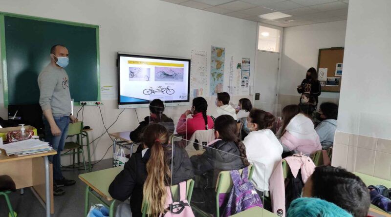 Educación Vial en el CEIP de Alameda. El colegio Nuestra Señora la Asunción preparó una muy provechosa jornada de Educación Vial para su alumnado.