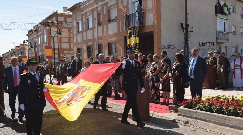 Acto institucional de homenaje a la bandera en Numancia