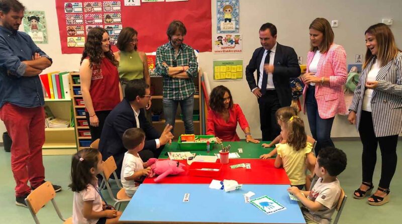 El nuevo CEIP nº 2 de Olías cumple con los compromisos educativos del Ayuntamiento. Con esta intervención además, el Gobierno regional ha destinado 3,4 millones de euros a infraestructuras educativas en Olías del Rey durante esta legislatura.