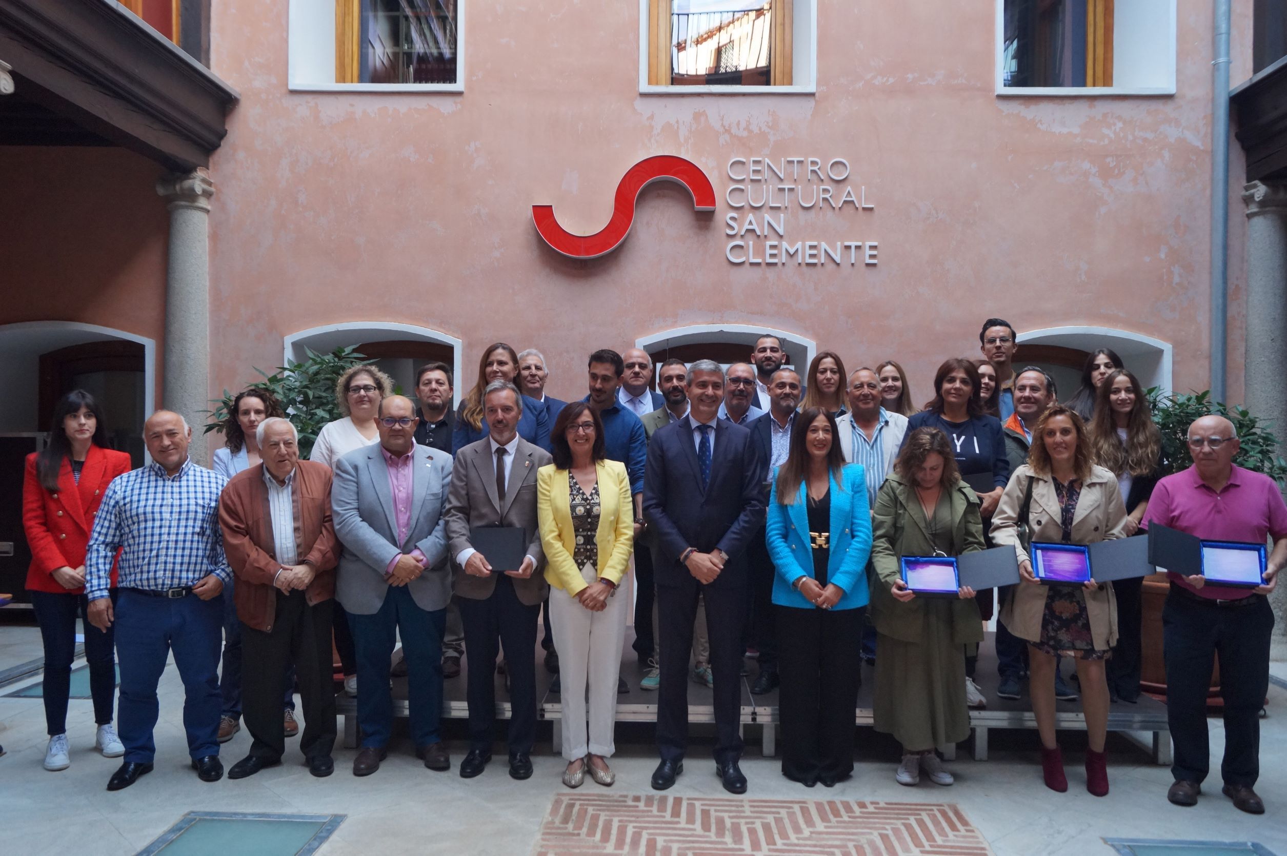 foto familia presentacion programa agente dinamizador de igualdad