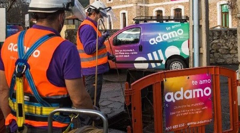 Técnicos Adamo fibra óptica en el ámbito rural