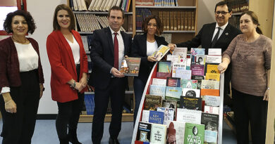 Archivo. Visita a la biblioteca Olías. Ayudas para bibliotecas municipales