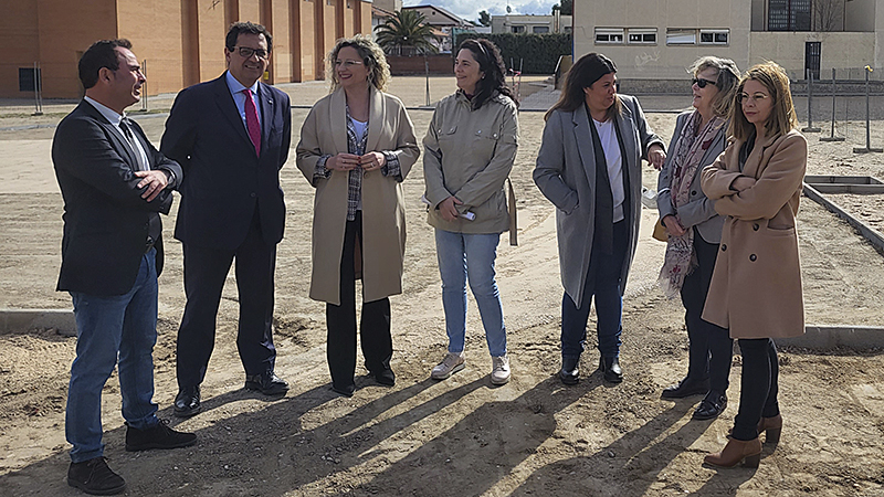 Visita a las obras en la pista polideportiva del CEIP Gabriel Uriarte