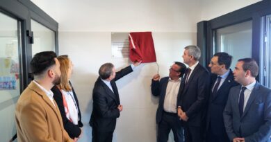 Inauguración en El Viso de San Juan de la ampliación del CEIP Miguel Delibes. Hace aproximadamente un año asistíamos a la colocación de la primera piedra