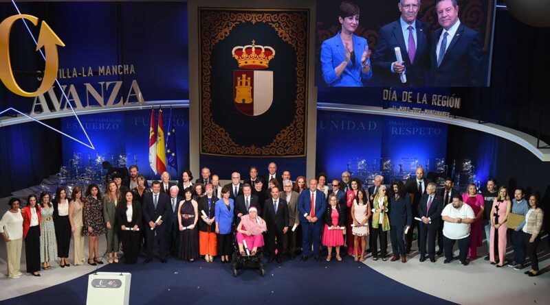 La sociedad de Castilla-La Mancha reafirma su compromiso para seguir conquistando el futuro desde la unidad