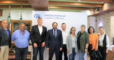 Paco Núñez visita al PP de Yeles y Javier Serrano, su candidato a la alcaldía