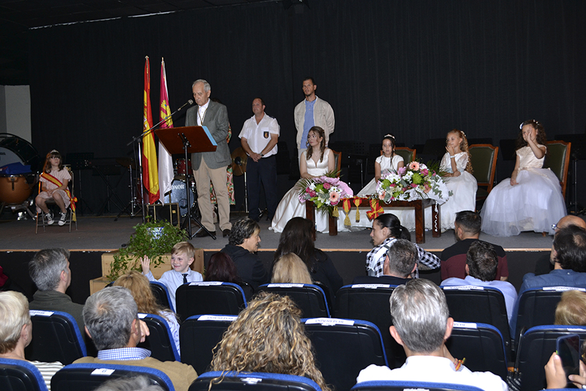 Coronación de las reinas de Cedillo del Condado (12)