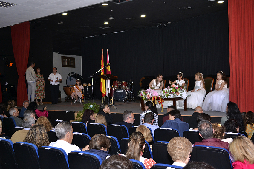 Coronación de las reinas de Cedillo del Condado (4)