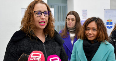 Visita a Olías de la consejera de Igualdad, Sara Simón. El Gobierno de Castilla-La Mancha apuesta por “reforzar” el Plan Corresponsables y por “blindar” las políticas de igualdad frente al negacionismo.
