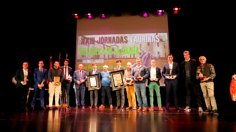 Premiados Alfarero de Oro y Plata con el homenajeado Domingo González