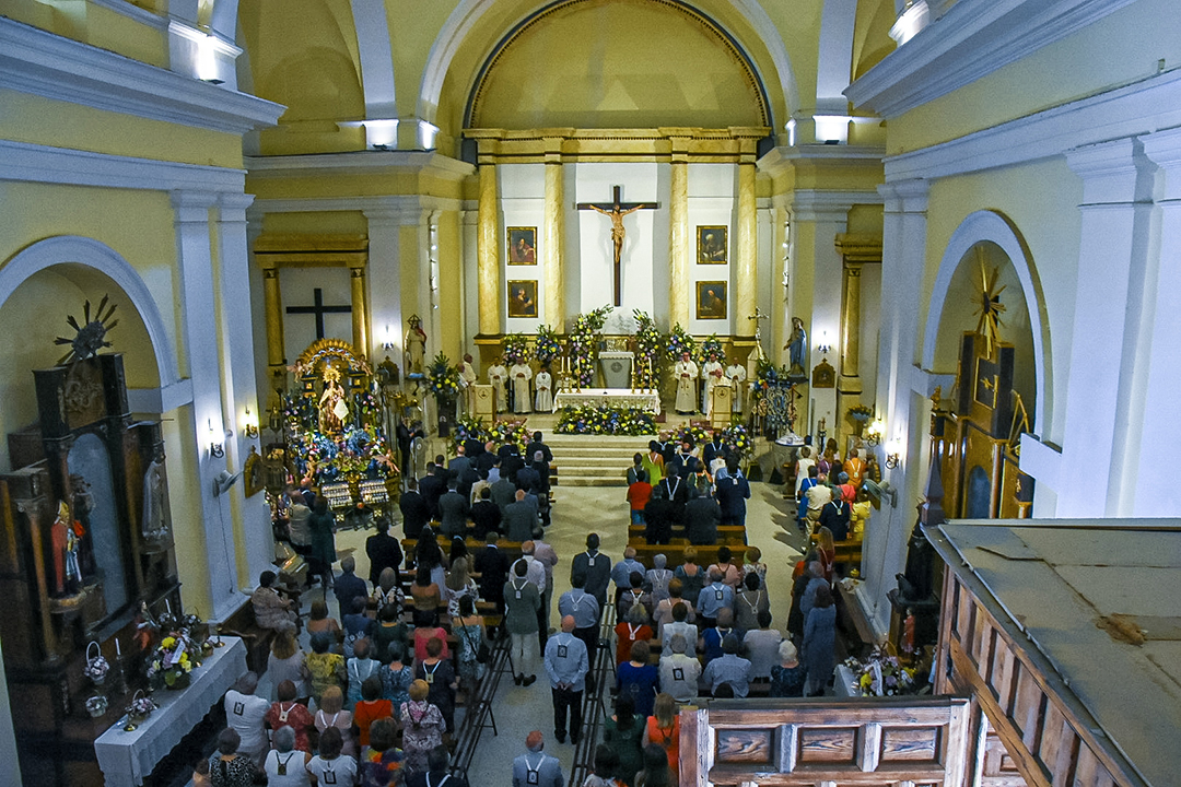 Misa y procesiones (12)