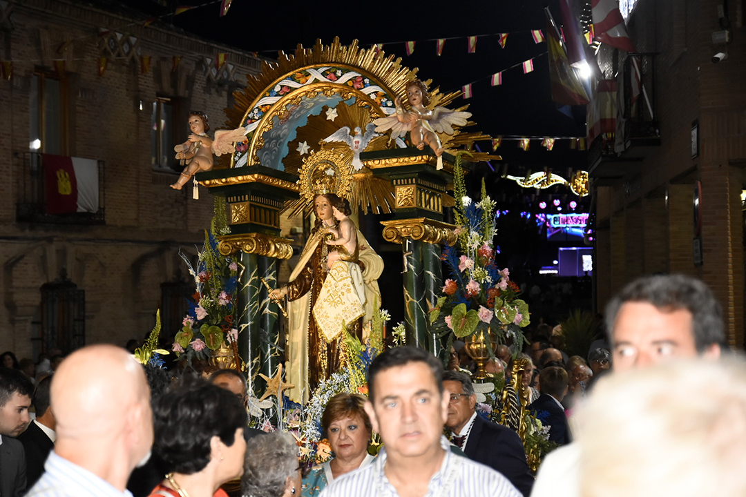 Misa y procesiones (18)