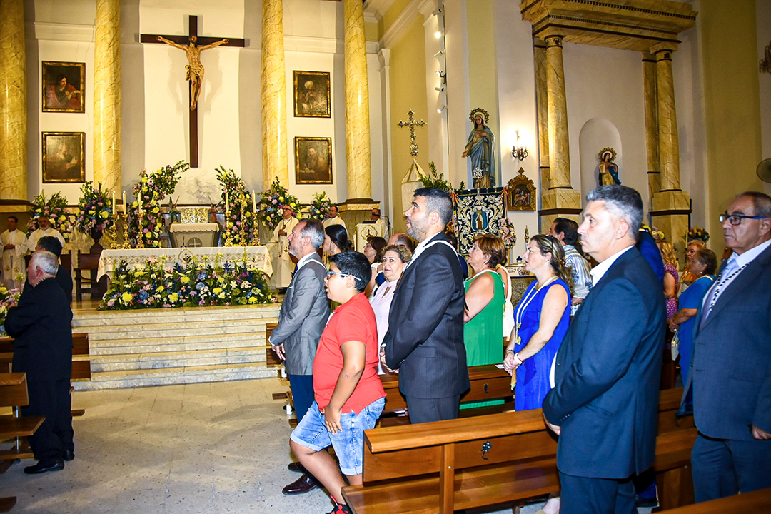 Misa y procesiones (2)