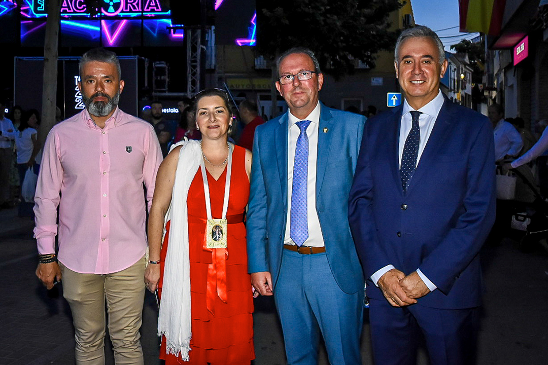 Misa y procesiones (23)