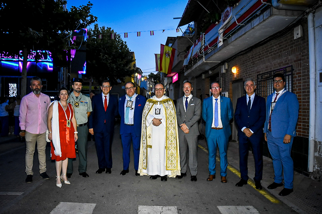 Misa y procesiones (24)