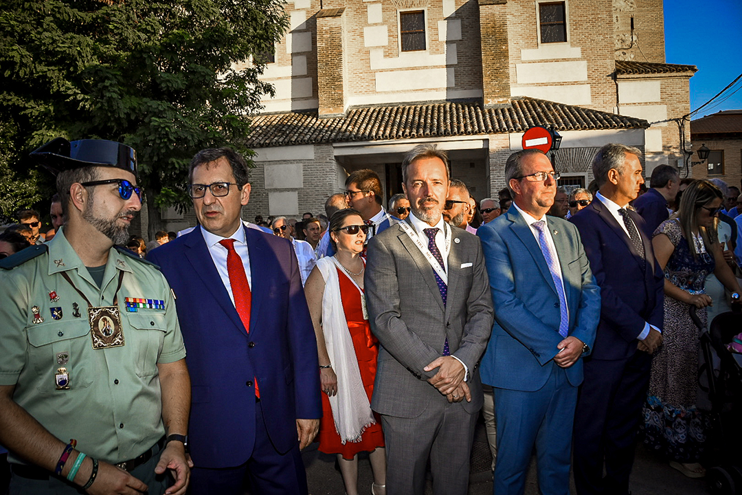 Misa y procesiones (31)