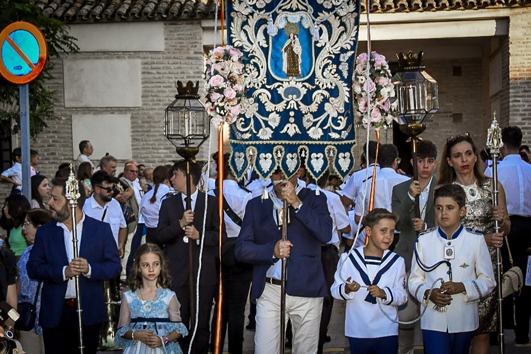 Misa y procesiones (42)