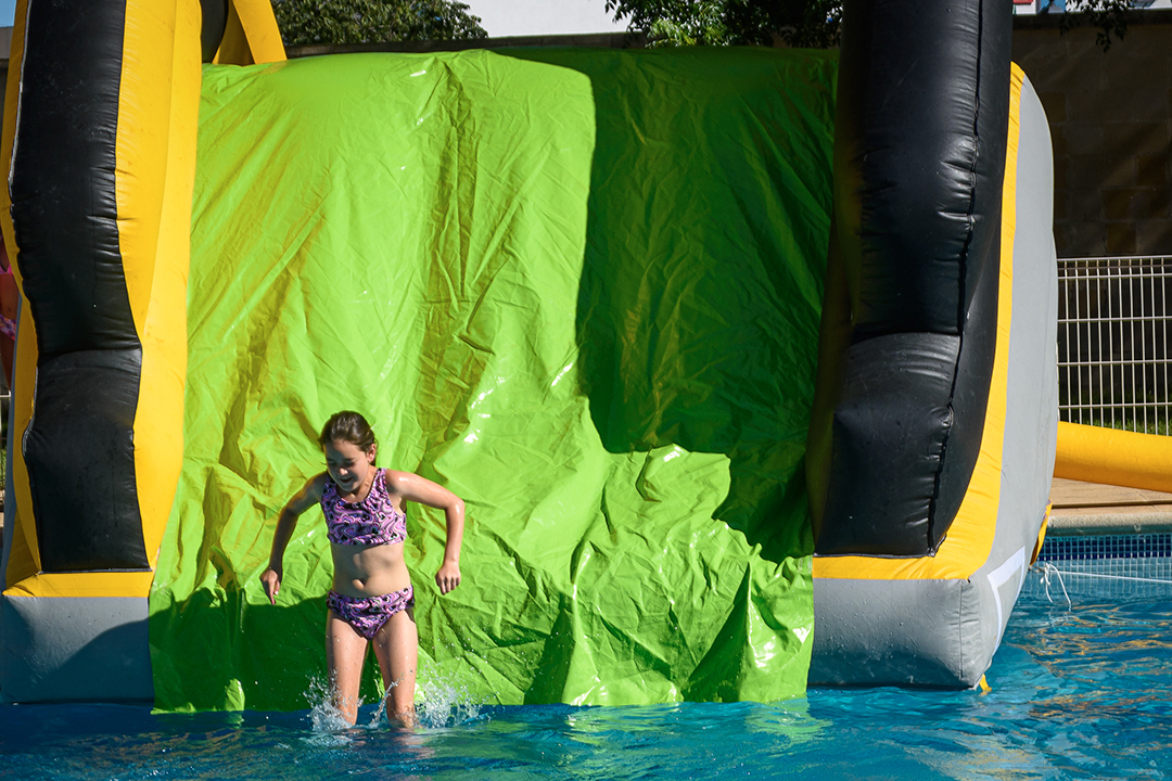 Peques de Yuncler en la piscina-12