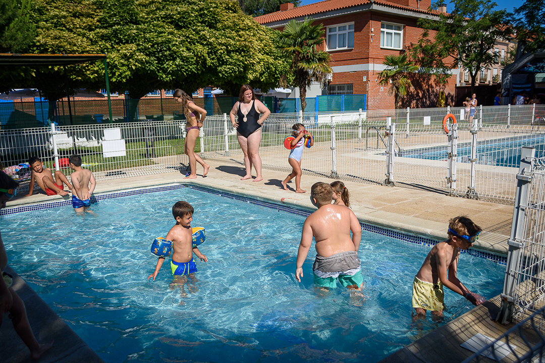 Peques de Yuncler en la piscina-21