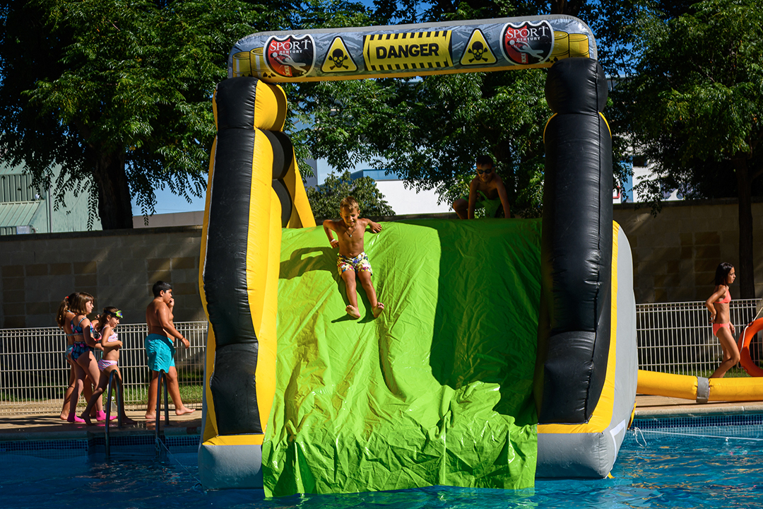 Peques de Yuncler en la piscina-8