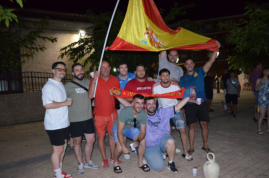 Verbena de mUjeres YUncler (10)