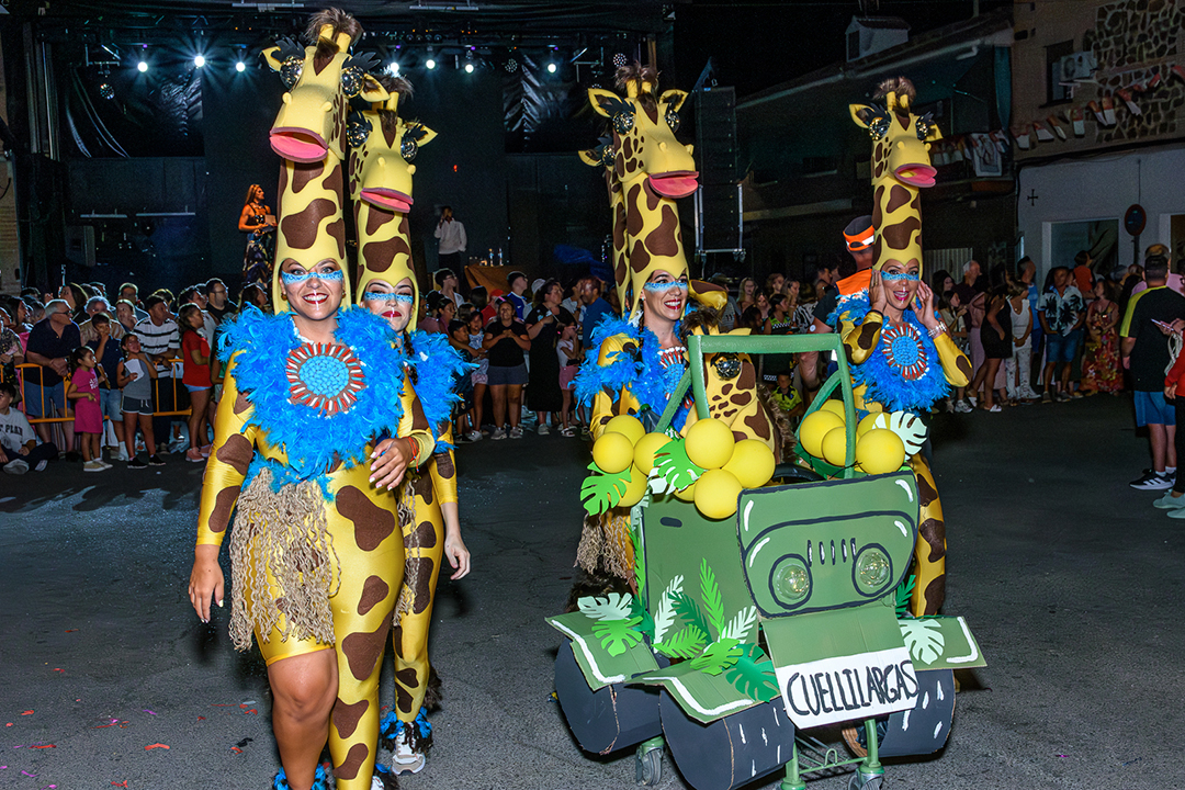 Desfile de disfraces - Magán-101