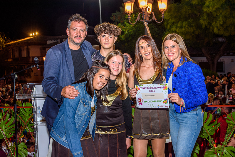 Día de Carrozas - Resto desfile y premios 2024 - 058 Oligladiators- Segundo premio