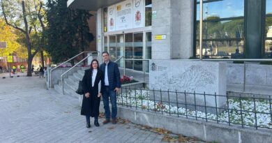 El Ayuntamiento de Torrejón de Velasco y la CHT buscan soluciones para los problemas de limpieza y mantenimiento del arroyo local.