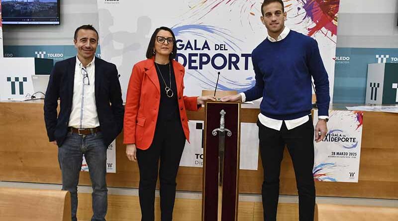 avier Alberola Rojas recibiendo el Premio Diputación de Toledo en la XXXI Gala del Deporte.