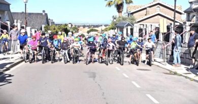 Serranillos celebra con éxito su primera prueba de ciclismo