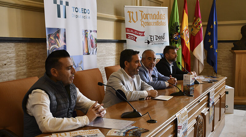 Participantes ataviados con trajes de época durante la recreación histórica en las IV Jornadas Renacentistas Villaseca de la Sagra.