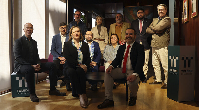 Presentación del nuevo Plan editorial de la Diputación de Toledo con el diputado de Cultura y los directores de las colecciones.