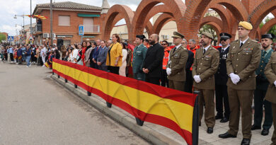 Acto militar de la Guardia Real en Mocejón con la presidenta de la Diputación