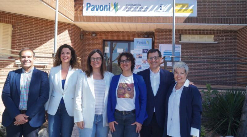 La consejera Esther Padilla inaugura la biblioteca del IES Almudena Grandes de Ugena y visita el centro Pavoni
