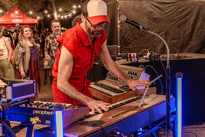 Kamikaze Helmets – Villavibes 2025 – 002