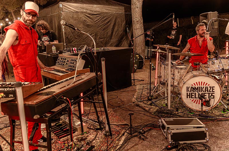 Kamikaze Helmets – Villavibes 2025 – 004