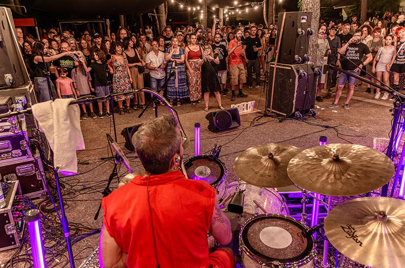 Kamikaze Helmets – Villavibes 2025 – 008