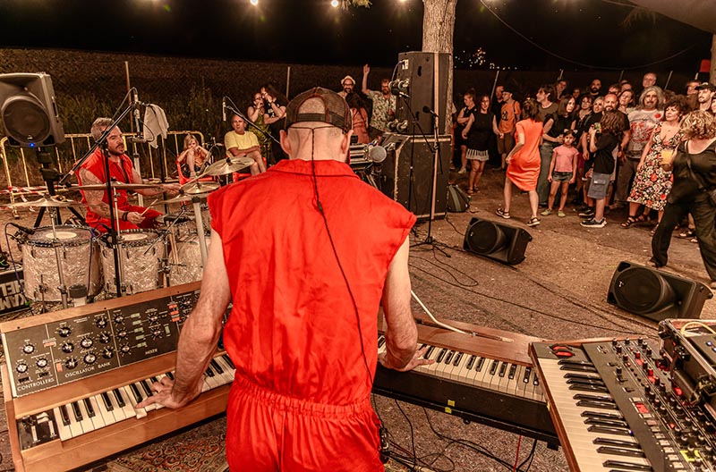 Kamikaze Helmets – Villavibes 2025 – 009