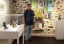 Jorge Lencero con parte de su obra expuesta