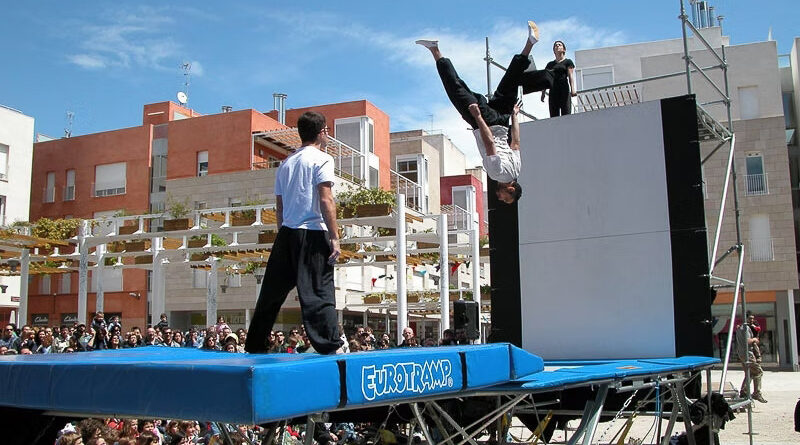 El festival dCALLE de Illescas ofrecerá espectáculos de circo, teatro y acrobacias en el centro y barrio del Señorío