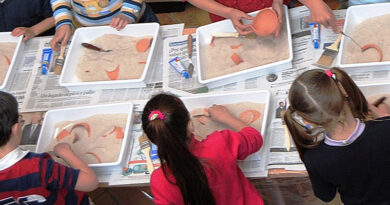 Taller de manualidades en un centro de educación especial - educación inclusiva - Diputación de Toledo
