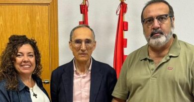 Esteban Bravo Fernández y la concejal de Educación y Cultura, Rosa María Valera, se reunieron con el director del área, Enrique Gutiérrez - Torrejón de Velasco