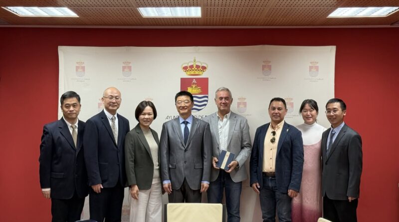 Reunión bilateral de Bargas con el distrito chino de Pudong