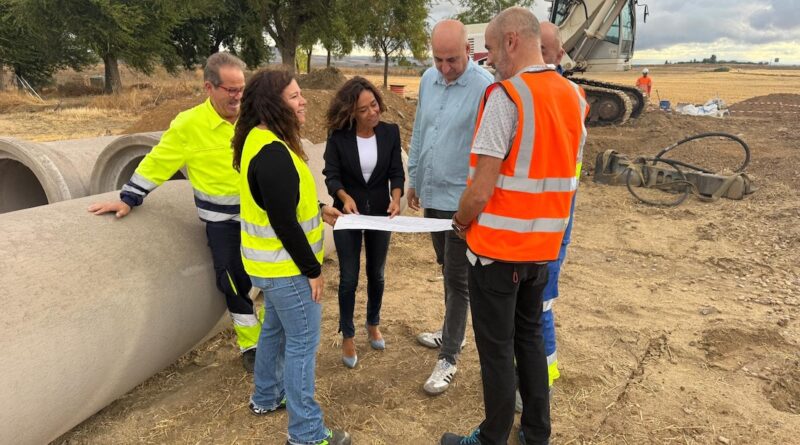 Olías avanza en la mejora de su red de saneamiento con las obras del nuevo colector del camino del Híjar.