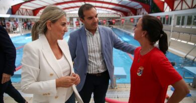La piscina municipal de Ugena estrena un sistema pionero de monitorización en vivo de nadadores financiado por el Gobierno de España