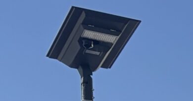 Yuncos estrena un alumbrado público pionero, basado en tecnología híbrida solar-red