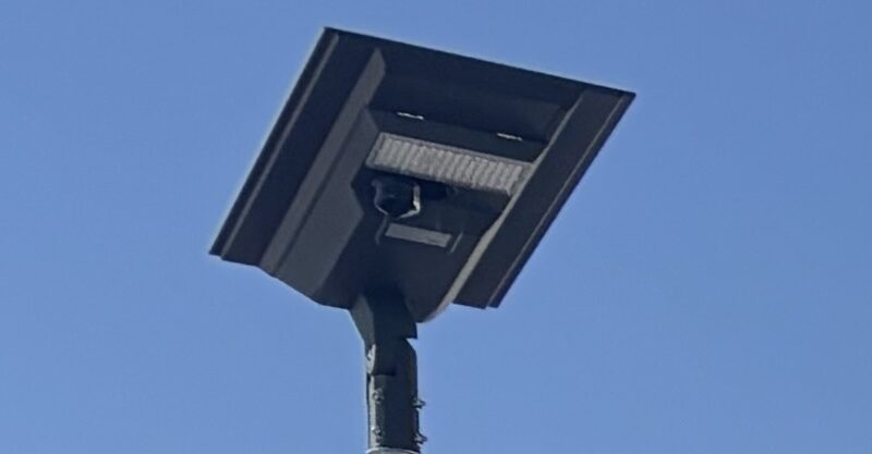 Yuncos estrena un alumbrado público pionero, basado en tecnología híbrida solar-red