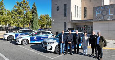 Nuevos vehículos patrulla BMW de la Policía Local de Illescas con distintivo ECO.